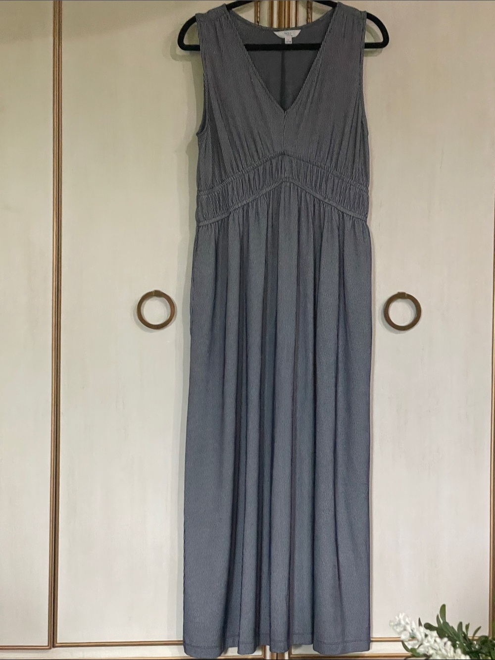 Time and Tru Sleeveless V-Neck Maxi Dress in Gray and blue stripe pattern